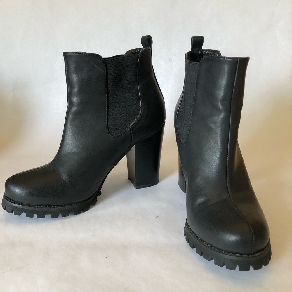 Chinese Laundry Heeled Chelsea Ankle Boots